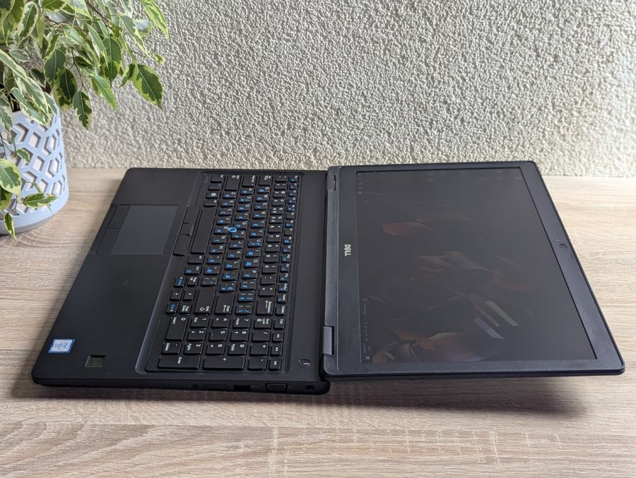 Уцінка! Ноутбук Б/В Dell Latitude 5580, Intel Core i5-6300U, DDR4 8 GB, SSD 128GB, 15.6" Full HD