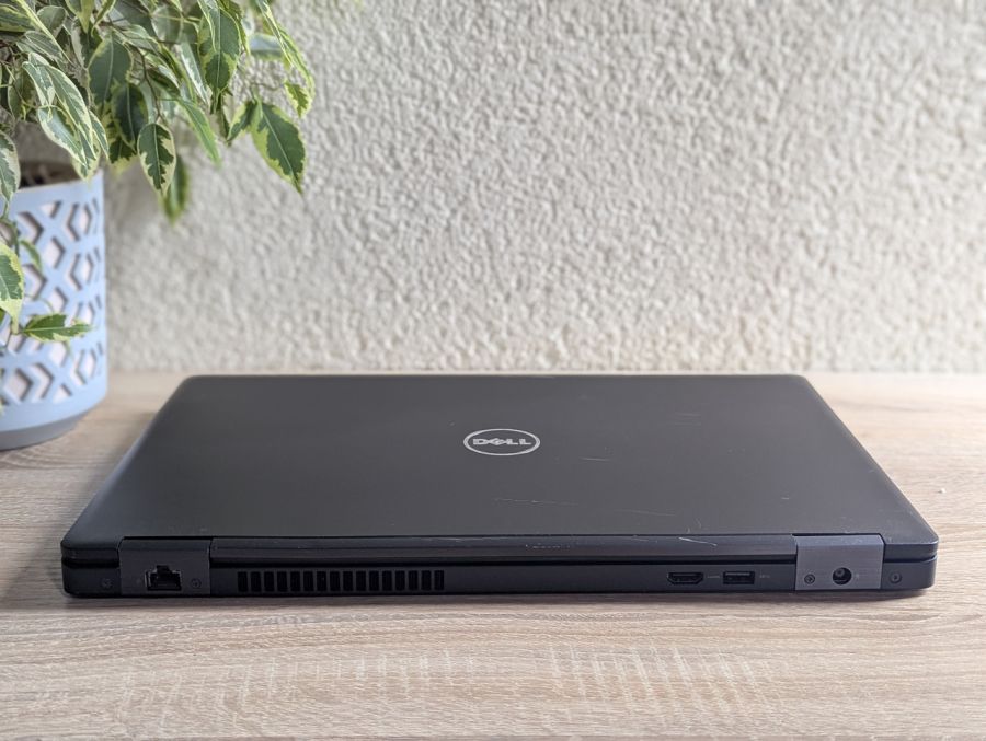 Уцінка! Ноутбук Б/В Dell Latitude 5580, Intel Core i5-6300U, DDR4 8 GB, SSD 128GB, 15.6" Full HD
