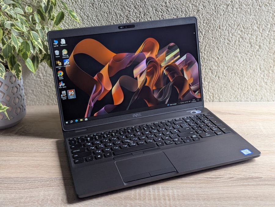 Уцінка! Ноутбук Б/В Dell Latitude 5500, Intel Core i7-8665U, DDR4 16 GB, SSD 256GB, 15.6" Full HD