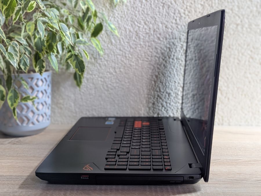 Ноутбук Б/В ASUS Strix GL553VW, Intel Core i7-6700HQ, DDR4 16 GB, SSD 128GB + SSD 1TB, NVIDIA GeForce GTX 960M 2Gb, 15.6" Full HD