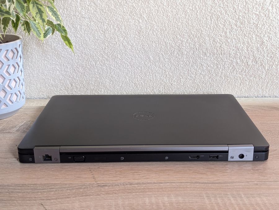 Ноутбук Б/В Dell Latitude E5570, Intel Core i5-6300U, DDR4 8 GB, SSD 128GB, 15.6" Full HD