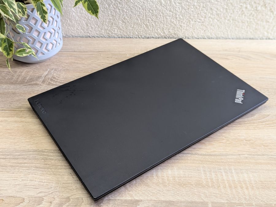 Уцінка! Ноутбук Б/В Lenovo ThinkPad T570, Intel Core i5-7300U, DDR4 8 GB, SSD 256GB, 15.6" Full HD