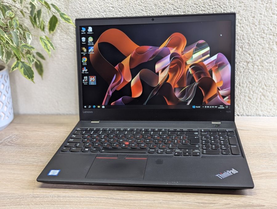 Уцінка! Ноутбук Б/В Lenovo ThinkPad T570, Intel Core i5-7300U, DDR4 8 GB, SSD 256GB, 15.6" Full HD