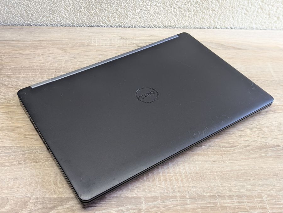 Уцінка! Ноутбук Б/В Dell Latitude E5570, Intel Core i5-6300U, DDR4 8 GB, SSD 128GB, 15.6" Full HD