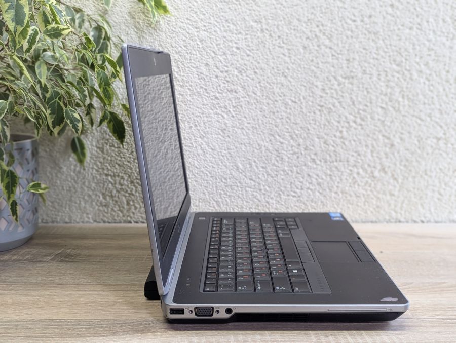 Уцінка! Ноутбук Б/В Dell Latitude E6430, Intel Core i5-3340M, DDR3 8 GB, SSD 128GB, NVIDIA NVS 5200M 1Gb, 15.6"