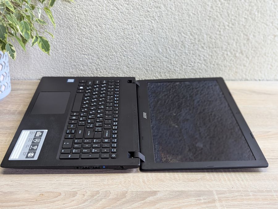 Уцінка! Ноутбук Б/В Acer Aspire A315-51, Intel Core i5-7200U, DDR4 8 GB, SSD 128GB, 15.6" HD