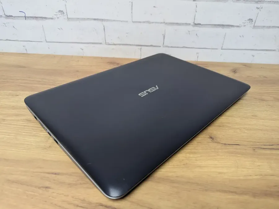Уцінка! Ноутбук Б/В ASUS R558U, Intel Core i5-6198DU, DDR3 12 GB, SSD 256GB, NVIDIA GeForce 920MX 2Gb, 15.6" Full HD
