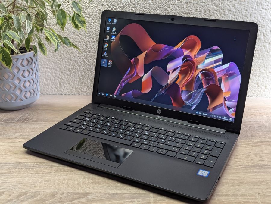 Уцінка! Ноутбук Б/В HP Laptop 15, Intel Core i3-7020U, DDR4 8 GB, SSD 128GB, 15.6" Full HD