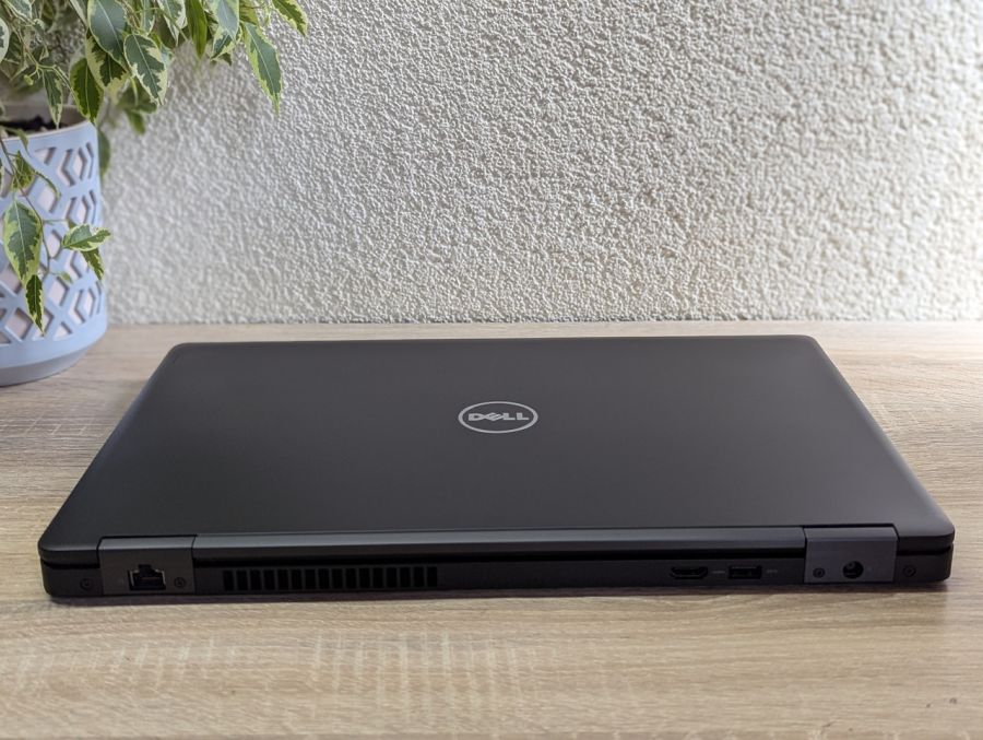 Ноутбук Б/В Dell Latitude 5580, Intel Core i5-6300U, DDR4 8 GB, SSD 128GB, 15.6" Full HD