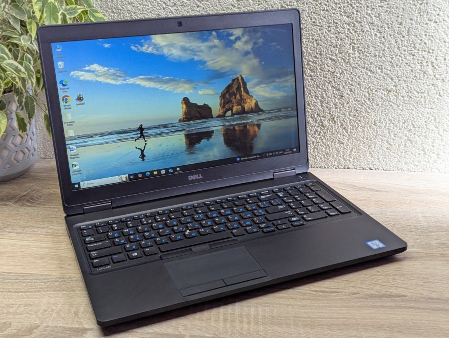 Ноутбук Б/В Dell Latitude 5580, Intel Core i5-6300U, DDR4 8 GB, SSD 128GB, 15.6" Full HD
