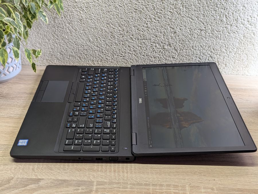 Ноутбук Б/В Dell Latitude 5580, Intel Core i5-6300U, DDR4 8 GB, SSD 128GB, 15.6" Full HD