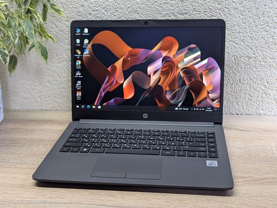 Уцінка! Ноутбук Б/В HP Notebook 240 G8, Intel Core i3-1005G1, DDR4 16 GB, SSD 256GB, 14" Full HD