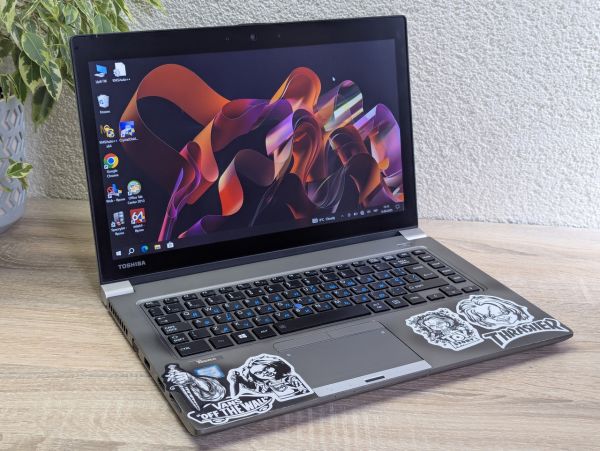 Ноутбук Б/В Toshiba Tecra Z40T-C, Intel Core i5-6300U, DDR3 8 GB, SSD 128GB, 14" Full HD Сенсор