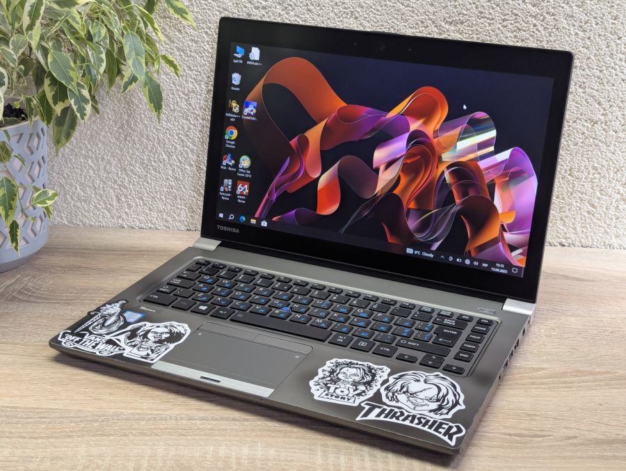 Ноутбук Б/В Toshiba Tecra Z40T-C, Intel Core i5-6300U, DDR3 8 GB, SSD 128GB, 14" Full HD Сенсор