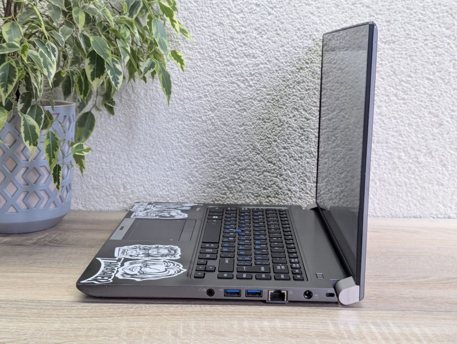 Ноутбук Б/В Toshiba Tecra Z40T-C, Intel Core i5-6300U, DDR3 8 GB, SSD 128GB, 14" Full HD Сенсор