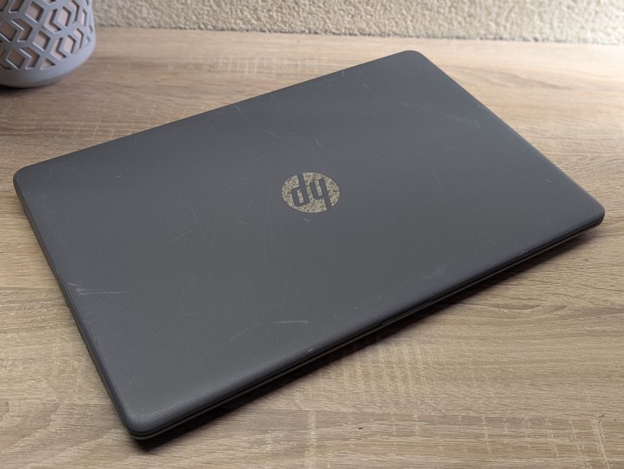 Уцінка! Ноутбук Б/В HP Laptop 15, AMD A9-9420, DDR4 8 GB, SSD 128GB, AMD Radeon R5 Graphics, 15.6" Full HD