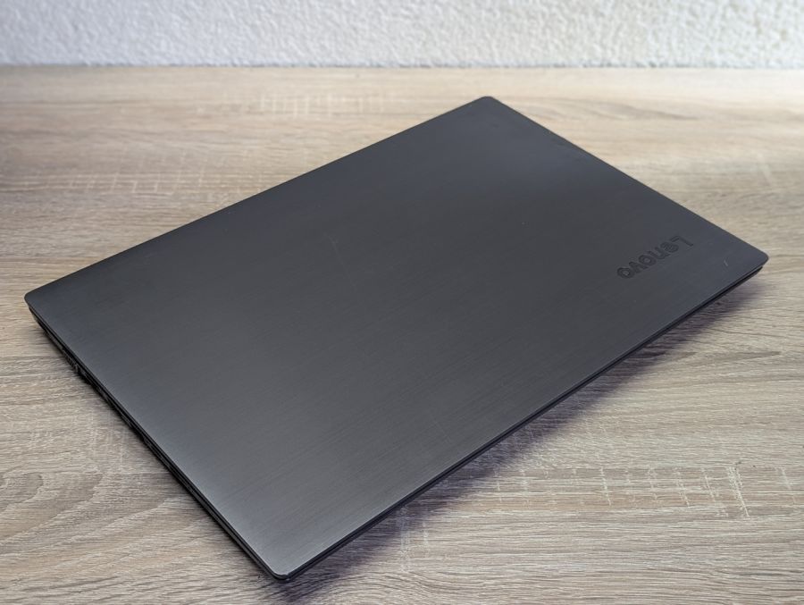 Ноутбук Б/В Lenovo V330-15IKB, Intel Core i7-8550U, DDR4 20 GB, SSD 128GB + HDD 1TB, 15.6" Full HD