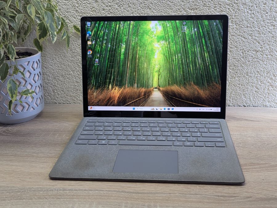Уцінка! Ноутбук Б/В Microsoft Surface Laptop, Intel Core i5-7300U, DDR4 8 GB, SSD 256GB, 14" Full HD Сенсор