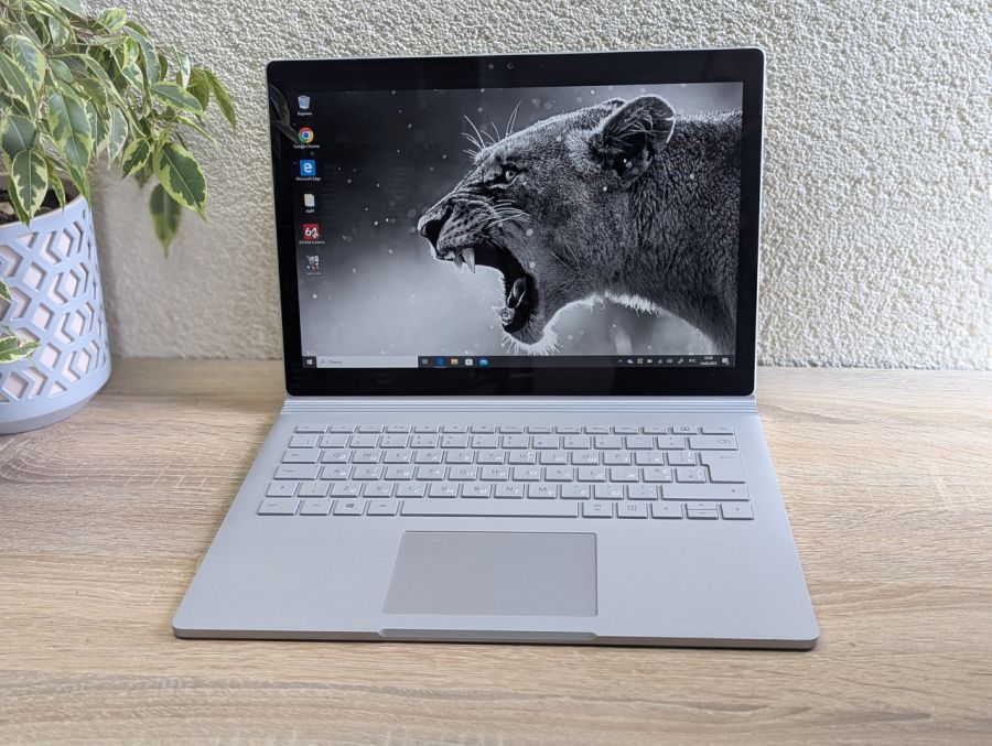 Ноутбук Б/В Microsoft Surface Book, Intel Core i5-6300U, DDR4 8 GB, SSD 128GB, 14" Full HD Сенсор