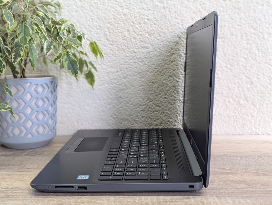 Уцінка! Ноутбук Б/В HP Laptop 15, Intel Core i5-8265U, DDR4 8 GB, SSD 128GB, 15.6" Full HD