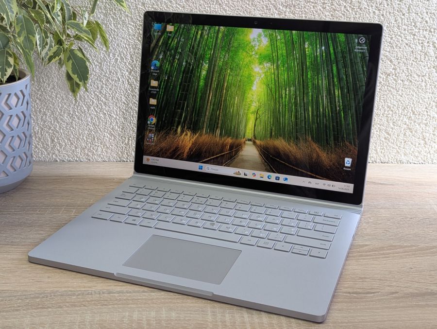 Ноутбук Б/В Microsoft Surface Book 2, Intel Core i7-8652U, DDR4 16 GB, SSD 500GB, NVIDIA GeForce GTX 1050 2Gb, 14" Full HD Сенсор
