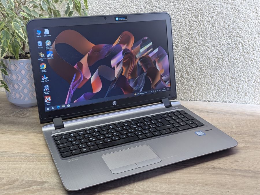 Уцінка! Ноутбук Б/В HP ProBook 450 G3, Intel Core i5-6200U, DDR3 8 GB, SSD 128GB, 15.6" HD