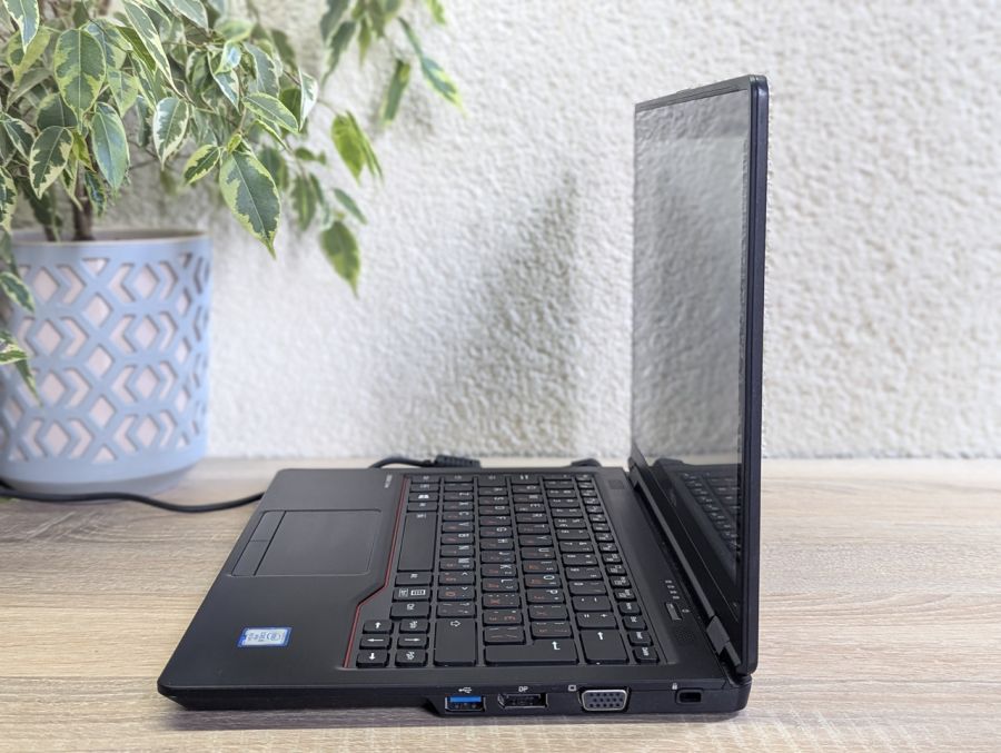 Уцінка! Ноутбук Б/В Fujitsu LifeBook U728, Intel Core i5-8350U, DDR4 8 GB, SSD 256GB, 12" Full HD Сенсор