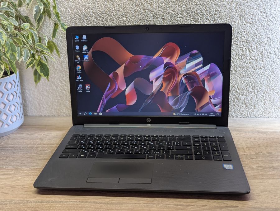 Уцінка! Ноутбук Б/В HP Notebook 250 G7, Intel Core i7-8565U, DDR4 8 GB, SSD 128GB, 15.6" UHD