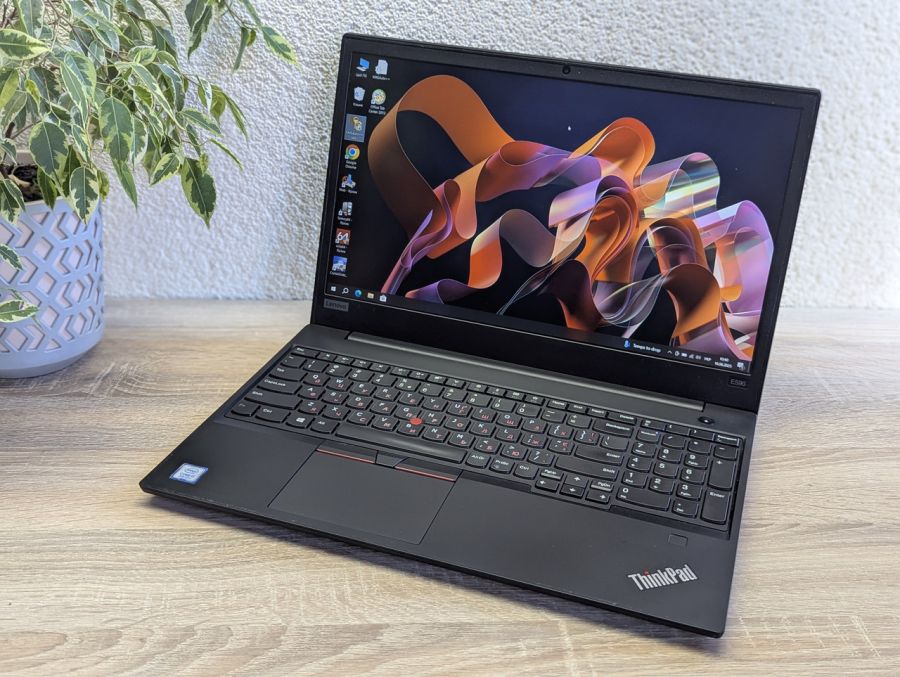 Уцінка! Ноутбук Б/В Lenovo ThinkPad E590, Intel Core i5-8250U, DDR4 16 GB, SSD 256GB, 15.6" Full HD