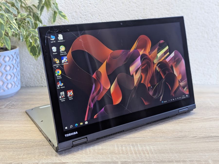 Уцінка! Ноутбук Б/В Toshiba Satellite Radius 15 P50W-C-10V, Intel Core i5-6200U, DDR3 8 GB, SSD 128GB, 15.6" Full HD