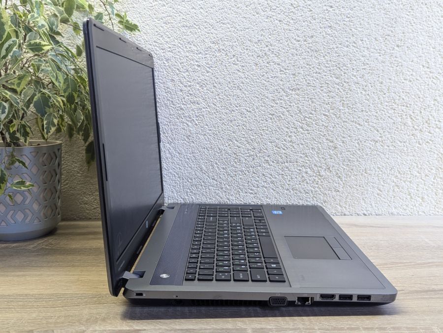 Уцінка! Ноутбук Б/В HP ProBook 4740S, Intel Core i5-3230M, DDR3 8 GB, SSD 128GB, AMD Radeon HD 7500, 17.3" HD