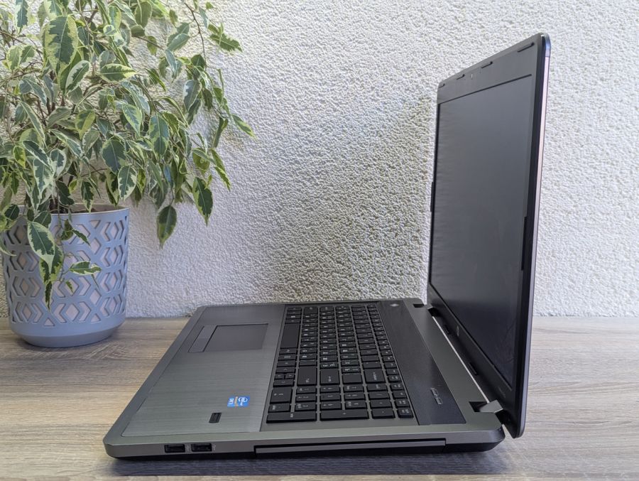 Уцінка! Ноутбук Б/В HP ProBook 4740S, Intel Core i5-3230M, DDR3 8 GB, SSD 128GB, AMD Radeon HD 7500, 17.3" HD