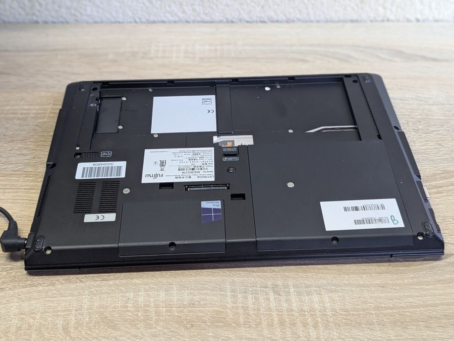 Уцінка! Ноутбук Б/В Fujitsu U745, Intel Core i5-5300U, DDR3 8 GB, SSD 128GB, 14" Сенсор