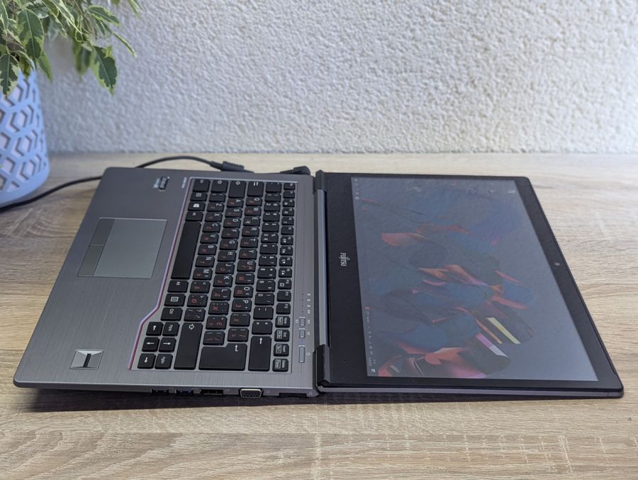 Уцінка! Ноутбук Б/В Fujitsu U745, Intel Core i5-5300U, DDR3 8 GB, SSD 128GB, 14" Сенсор