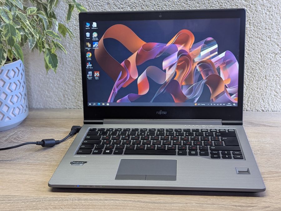 Уцінка! Ноутбук Б/В Fujitsu U745, Intel Core i5-5300U, DDR3 8 GB, SSD 128GB, 14" Сенсор
