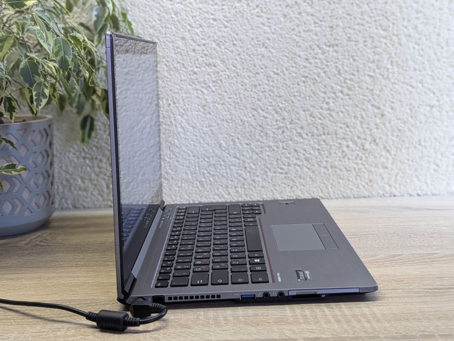 Уцінка! Ноутбук Б/В Fujitsu U745, Intel Core i5-5300U, DDR3 8 GB, SSD 128GB, 14" Сенсор