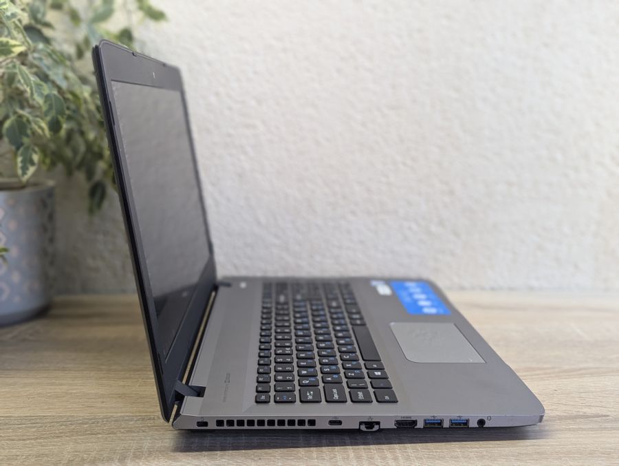 Уцінка! Ноутбук Б/В PEAQ MA50LU, Intel Core i5-6200U, DDR4 16 GB, SSD 256GB, 15" Full HD