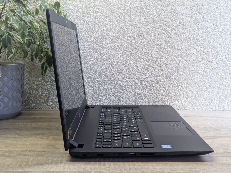 Уцінка! Ноутбук Б/В Acer Aspire A315-51, Intel Core i3-7130U, DDR4 8 GB, SSD 128GB + 1 TB, 15.6" Full HD