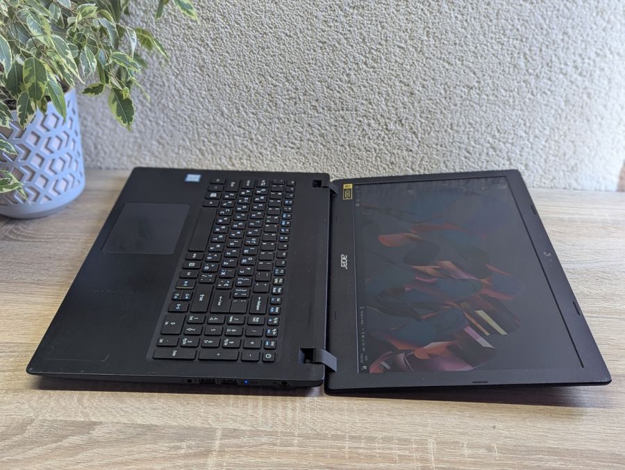 Уцінка! Ноутбук Б/В Acer Aspire A315-51, Intel Core i3-7130U, DDR4 8 GB, SSD 128GB + 1 TB, 15.6" Full HD