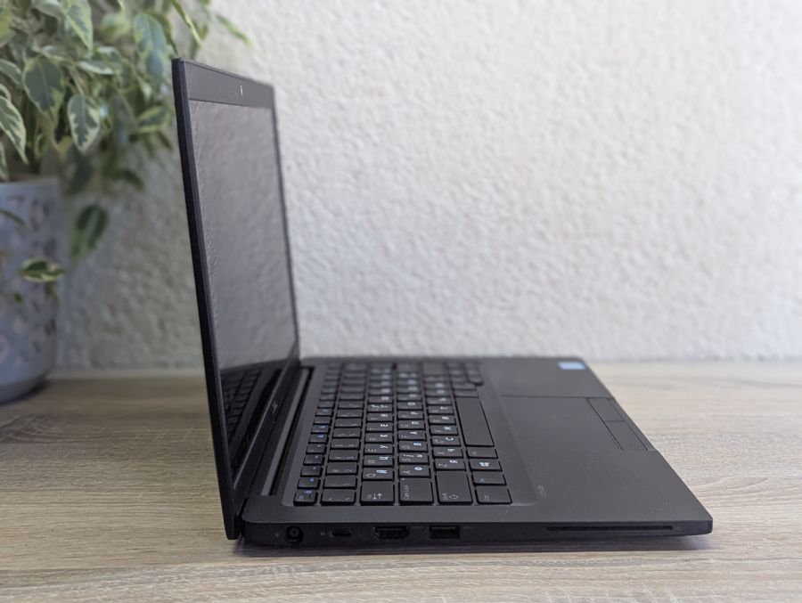 Уцінка! Ноутбук Б/В Dell Latitude 7380, Intel Core i5-7300U, DDR4 16 GB, SSD 256GB, 13" Full HD Сенсор
