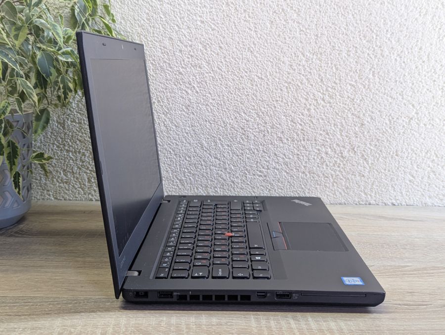 Уцінка! Ноутбук Б/В Lenovo ThinkPad T460, Intel Core i5-6300U, DDR3 8 GB, SSD 128GB, 14" HD