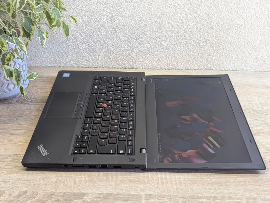Уцінка! Ноутбук Б/В Lenovo ThinkPad T460, Intel Core i5-6300U, DDR3 8 GB, SSD 128GB, 14" HD