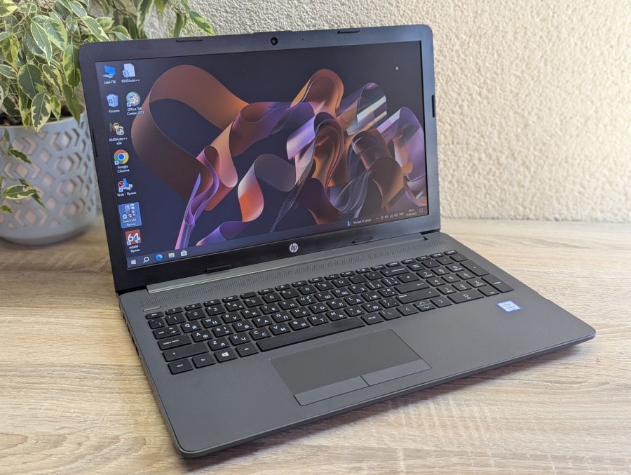 Уцінка! Ноутбук Б/В HP 250 G7, Intel Core i5-8265U, DDR4 16 GB, SSD 256GB, 15.6" UHD