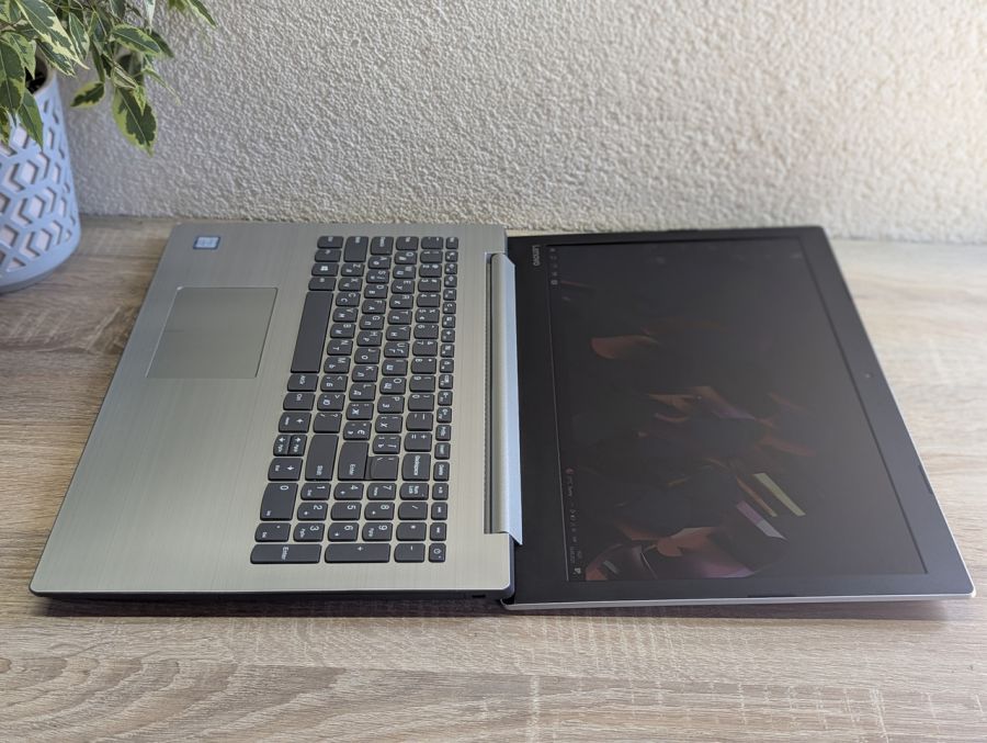 Уцінка! Ноутбук Б/В Lenovo IdeaPad 320-15IKB, Intel Core i5-7200U, DDR4 8 GB, SSD 128GB, 15.6" Full HD