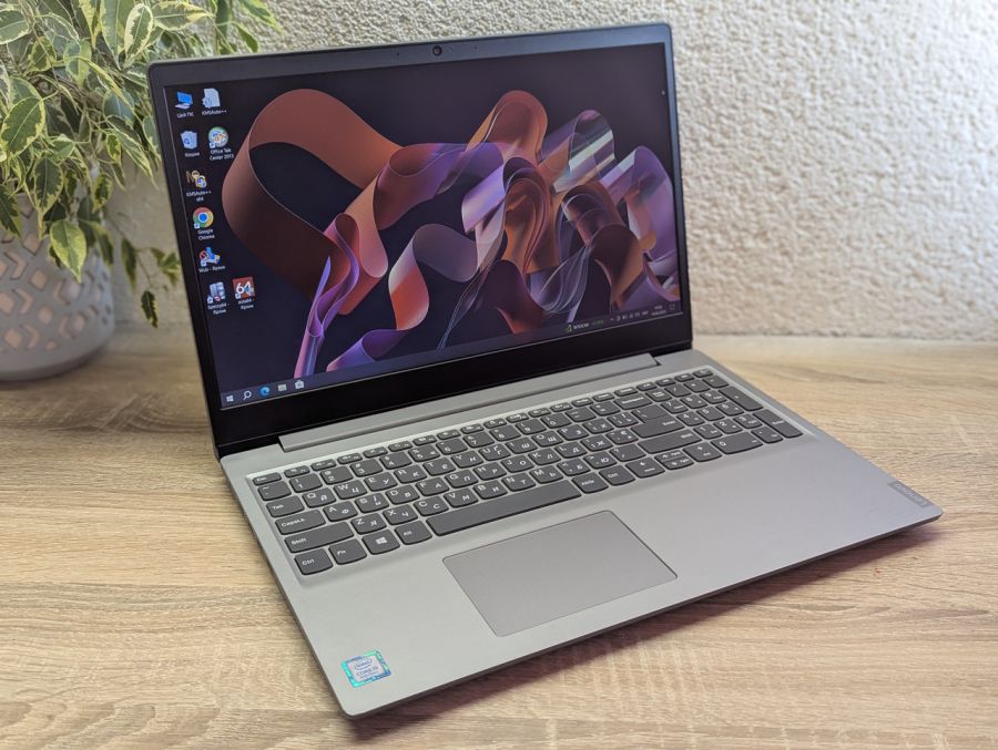 Уцінка! Ноутбук Б/В Lenovo IdeaPad S145-15IWL, Intel Core i3-8130U, DDR4 8 GB, SSD 128GB, 15.6" Full HD
