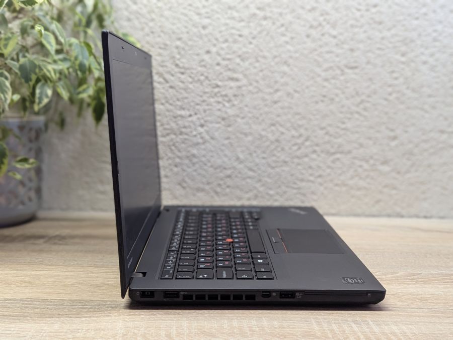 Ноутбук Б/В Lenovo ThinkPad T450, Intel Core i5-5300U, DDR3 8 GB, SSD 128GB, 14" HD