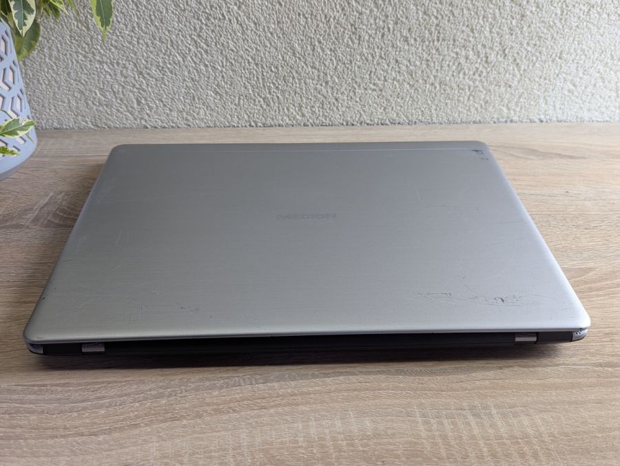 Уцінка! Ноутбук Б/В Medion Akoya E6422, Intel Core i3-6100U, DDR3 8 GB, SSD 128GB + HDD 5000GB, 15.6" Full HD