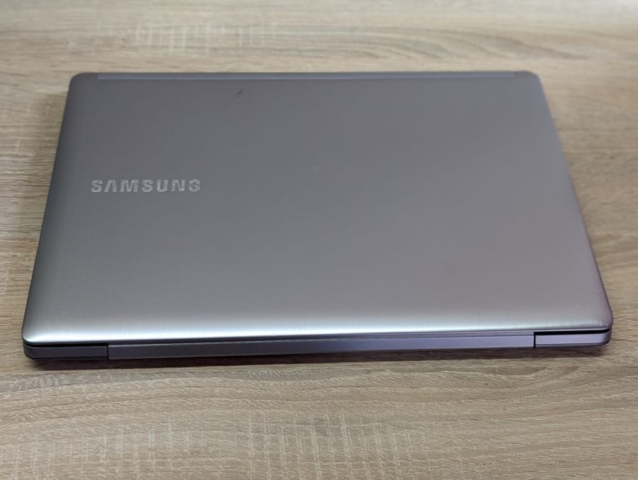 Уцінка! Ноутбук Б/В Samsung 740U, Intel Core i5-3337U, DDR3 6 GB, SSD 128GB, AMD Radeon HD 8500M, 14" Full HD