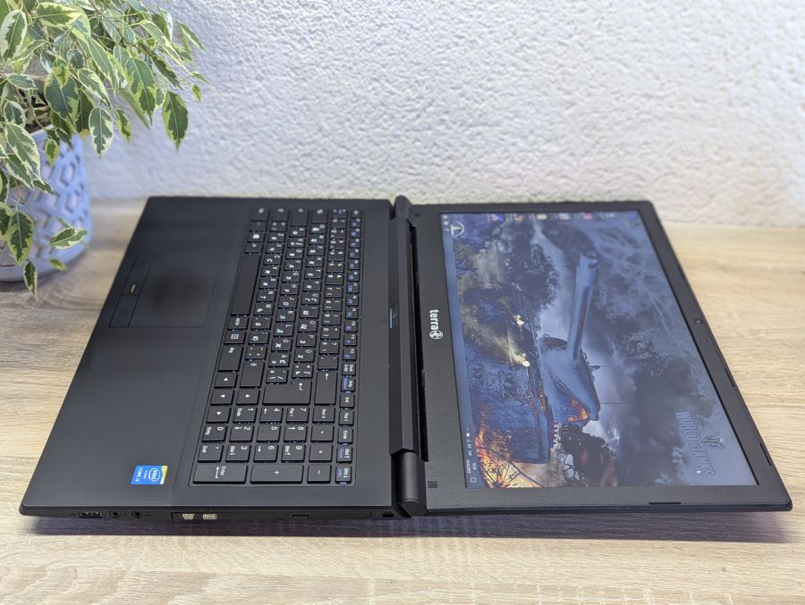 Ноутбук Б/В Terra Mobile 1542, Intel Core i3-6300T, DDR3 8 GB, SSD 128GB, 15.6" Full HD