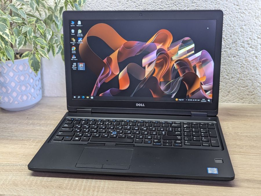 Уцінка! Ноутбук Б/В Dell Latitude 5580, Intel Core i5-6300U, DDR4 8 GB, SSD 128GB, 15.6" Full HD
